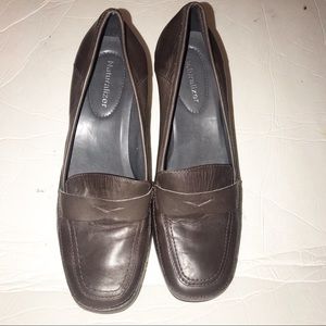 🍁Naturalizer🍁brown penny loafers women size 7M